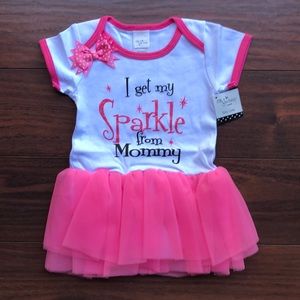 NWOT ELLA JACKSON ONSIE, 0-6 MONTHS